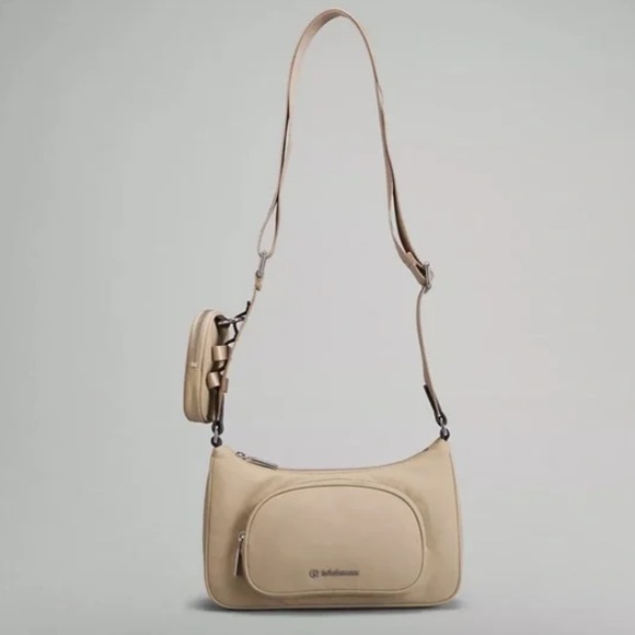 NWT LULULEMON Crossbody with Nano Pouch 2L Trench New with Tags TRNH - Picture 3 of 10